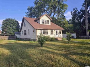 1113 S 5th St, Pekin, IL