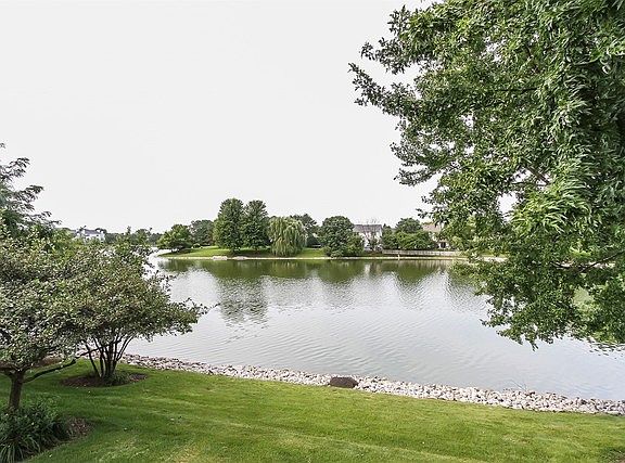 3rd image of 1291 Horseshoe Ln