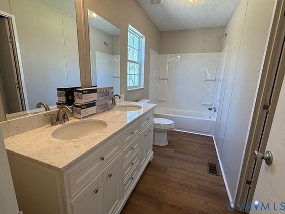 5th image of 319 Ivy Rd