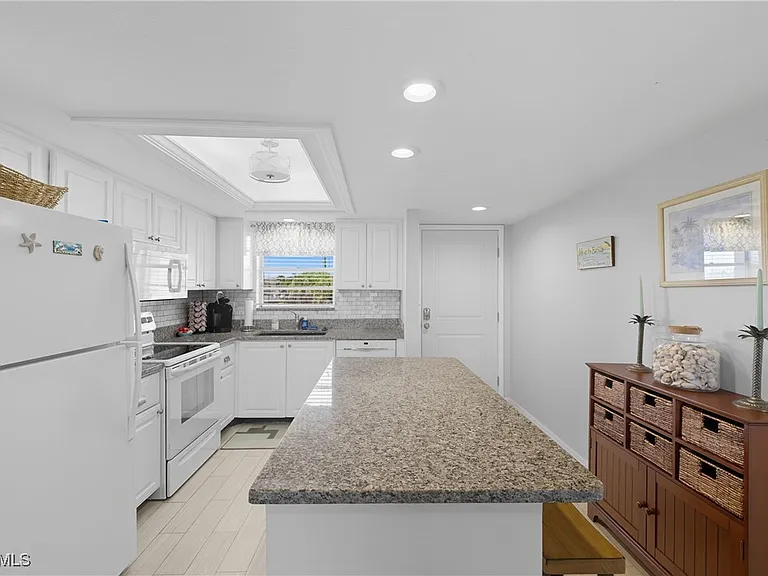 16881 Davis Rd #126 — Photo 5