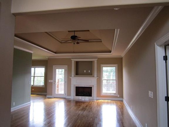 2nd image of 1040 Briarwood Dr