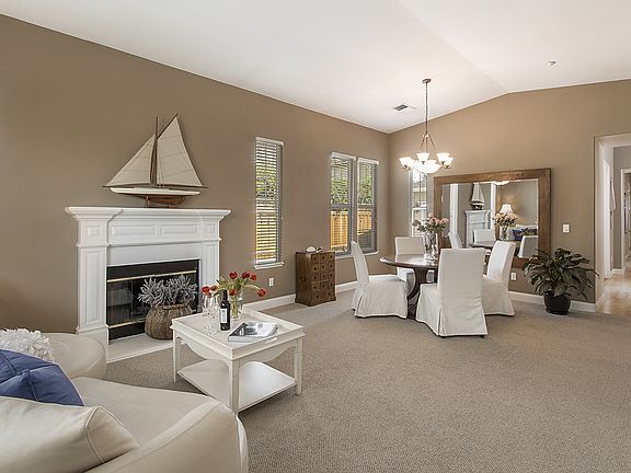 3rd image of 343 Saunders Dr