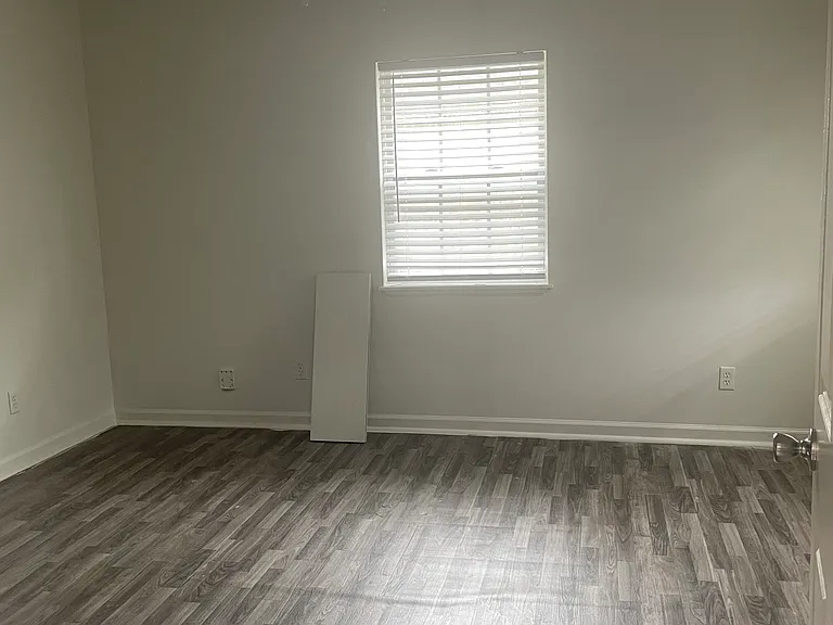 1724 Marion St — Photo 5