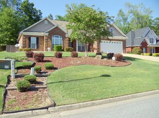 465 Shadow Wood Dr, Smiths Station, AL 36877
