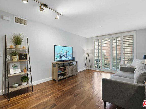 3rd image of 3740 Santa Rosalia Dr APT 208