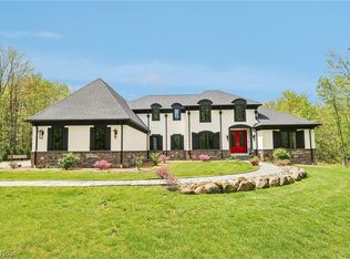 650 County Line Rd, Gates Mills, OH 44040