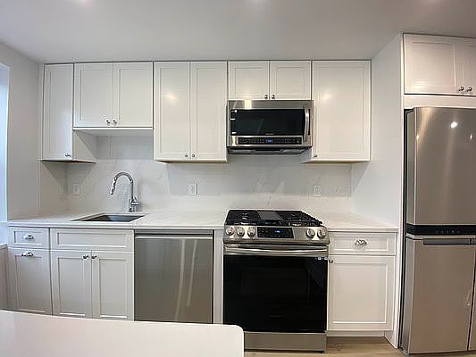 4th image of 33 Greenwich Ave APT 10D