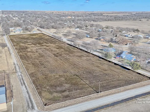 E Howell St, Saint Jo, TX 76265