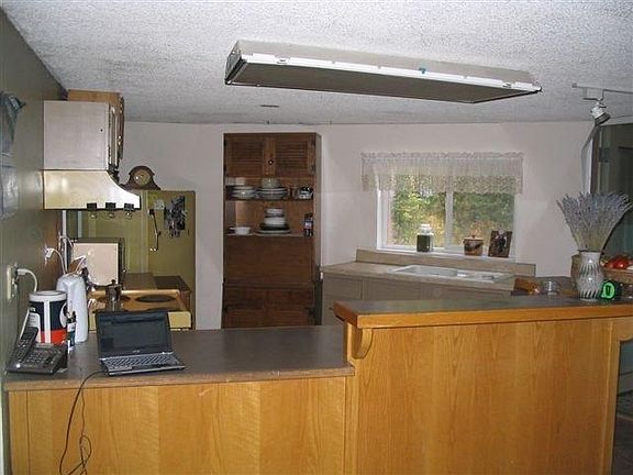 3rd image of 2641 Goldhill Rd