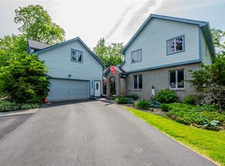 243 Creekwood Dr, Rochester, NY 14626