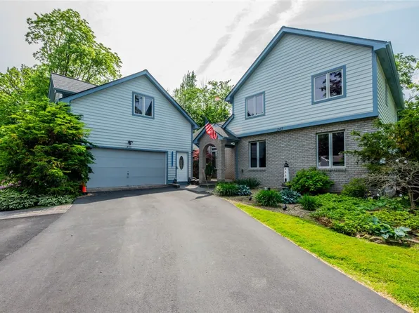 243 Creekwood Dr, Rochester, NY 14626