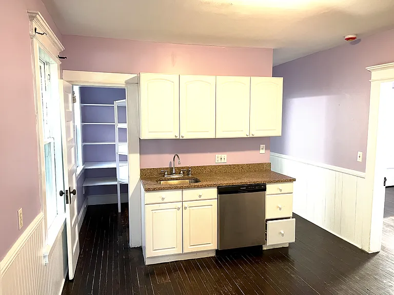765 Brewster St — Photo 5