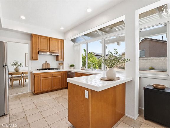 5th image of 24 Calabria Ln