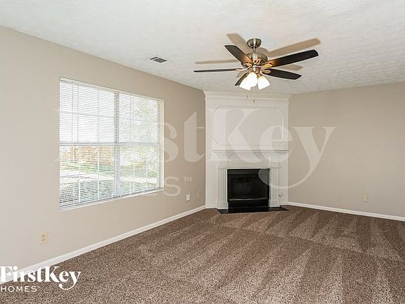 2nd image of 715 Ashley Ln