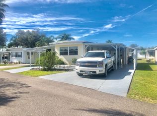 5135 Flower St, Zephyrhills, FL 33541