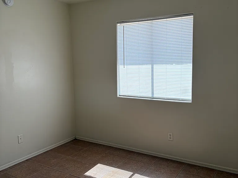 3602 E Blacklidge Dr #2 — Photo 6