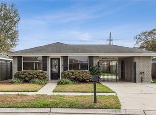 2425 Charles Dr, Chalmette, LA 70043