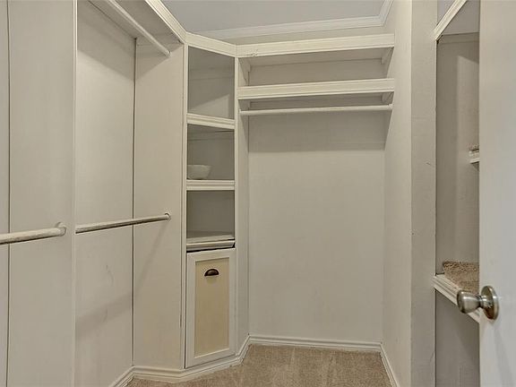 5th image of 117-119 W Wilson Ave