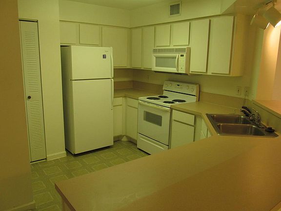 4th image of 900 Scotia Dr APT 304