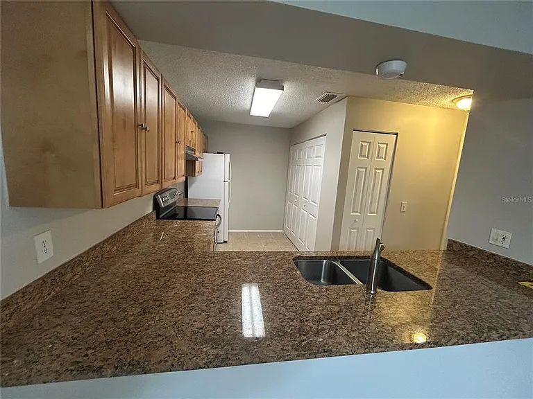 636 Kenwick Cir #105 — Photo 5
