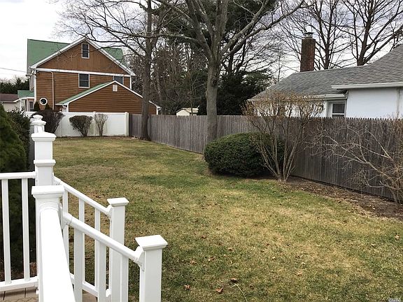 3rd image of 142 Waverly Ave