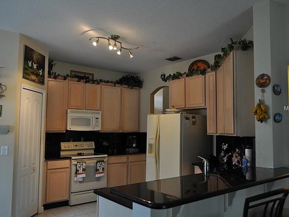 4th image of 4908 Solimartin Dr
