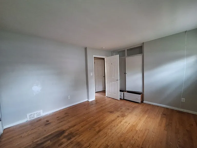 14510 Greenview Rd — Photo 10