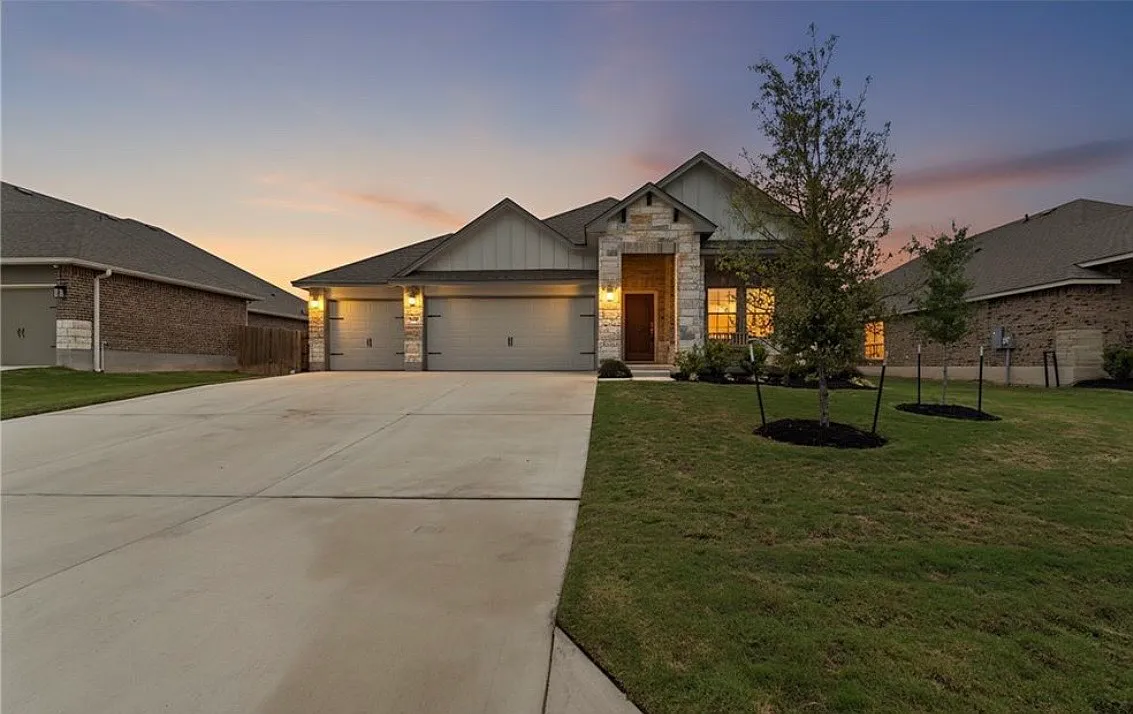 3 bed, 1797 sqft, $2,500 — Photo 1