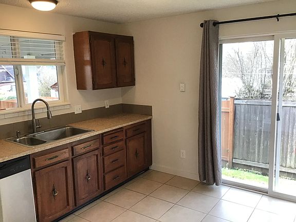 2nd image of 908 N Grant Ave