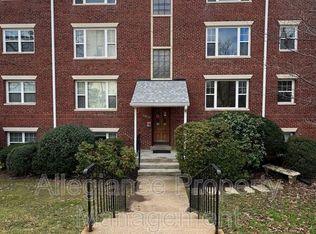 1404 12th St N APT 27, Arlington, VA 22209