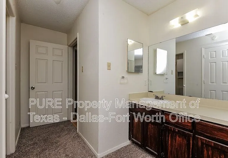 7525 Windhaven Rd — Photo 4