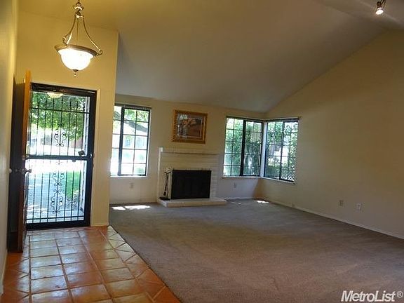 3rd image of 3191 Doroteo Way