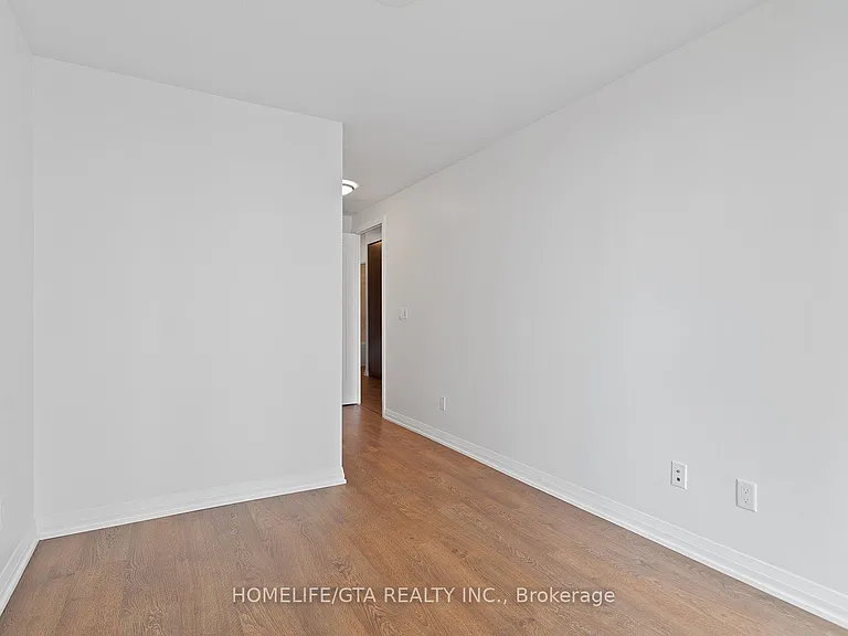 101 Erskine Ave #420 — Photo 23