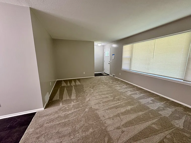 4264 Vera Cruz Ave N — Photo 5