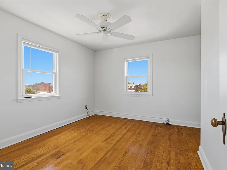 363 Gusryan St — Photo 13