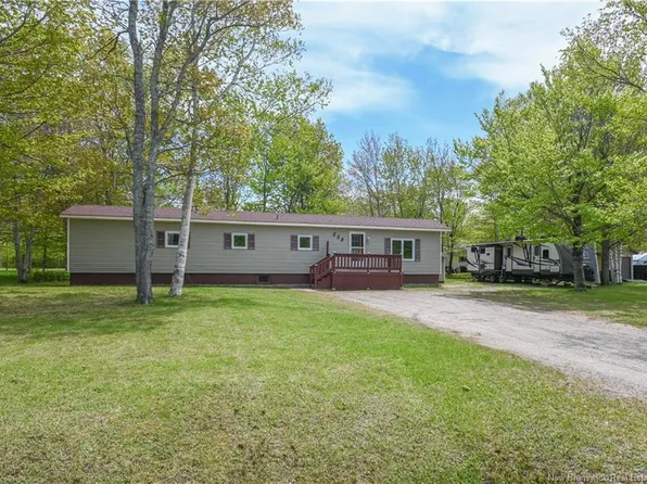 258 Du Bocage St, Saint Laolin, NB E8N 2S8