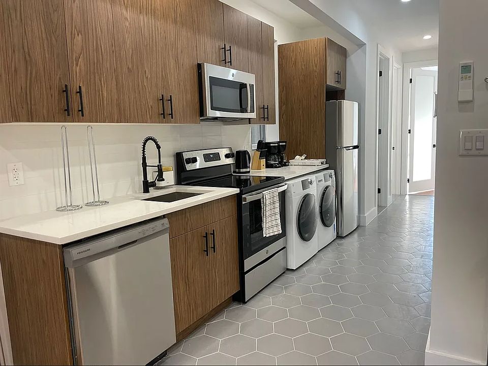 1st image of 397 Stanhope St Floor 2