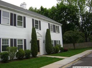 407 N Oxford Ln, Monroe, NJ 08831