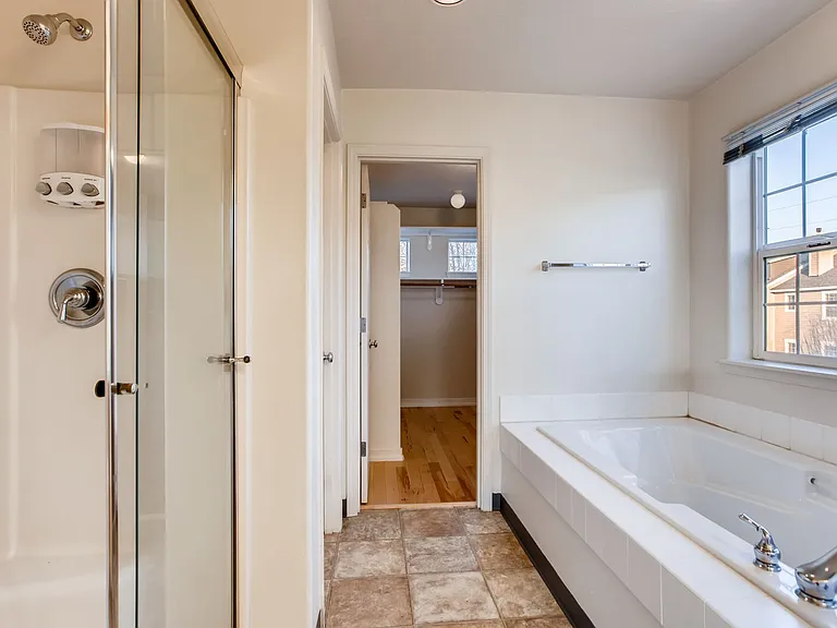 889 NE Caden Ave — Photo 19
