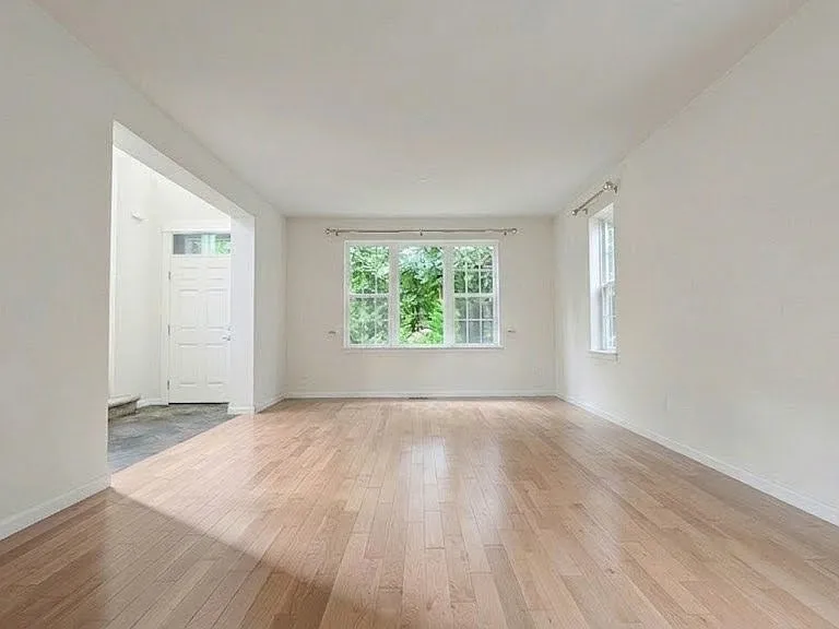18200 NE 110th St — Photo 3