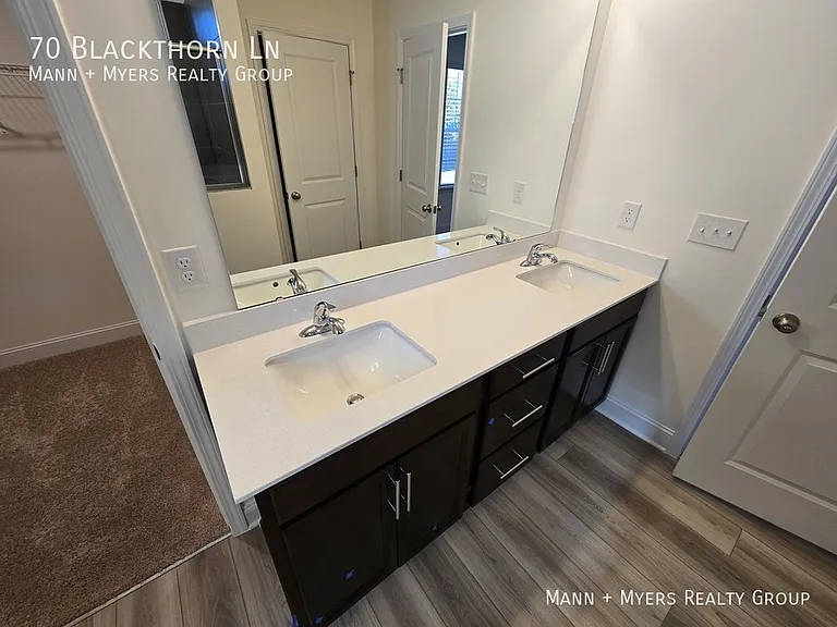 70 Blackthorn Ln — Photo 45