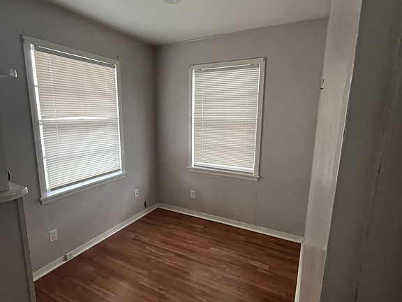 4th image of 281 N Houston Ave