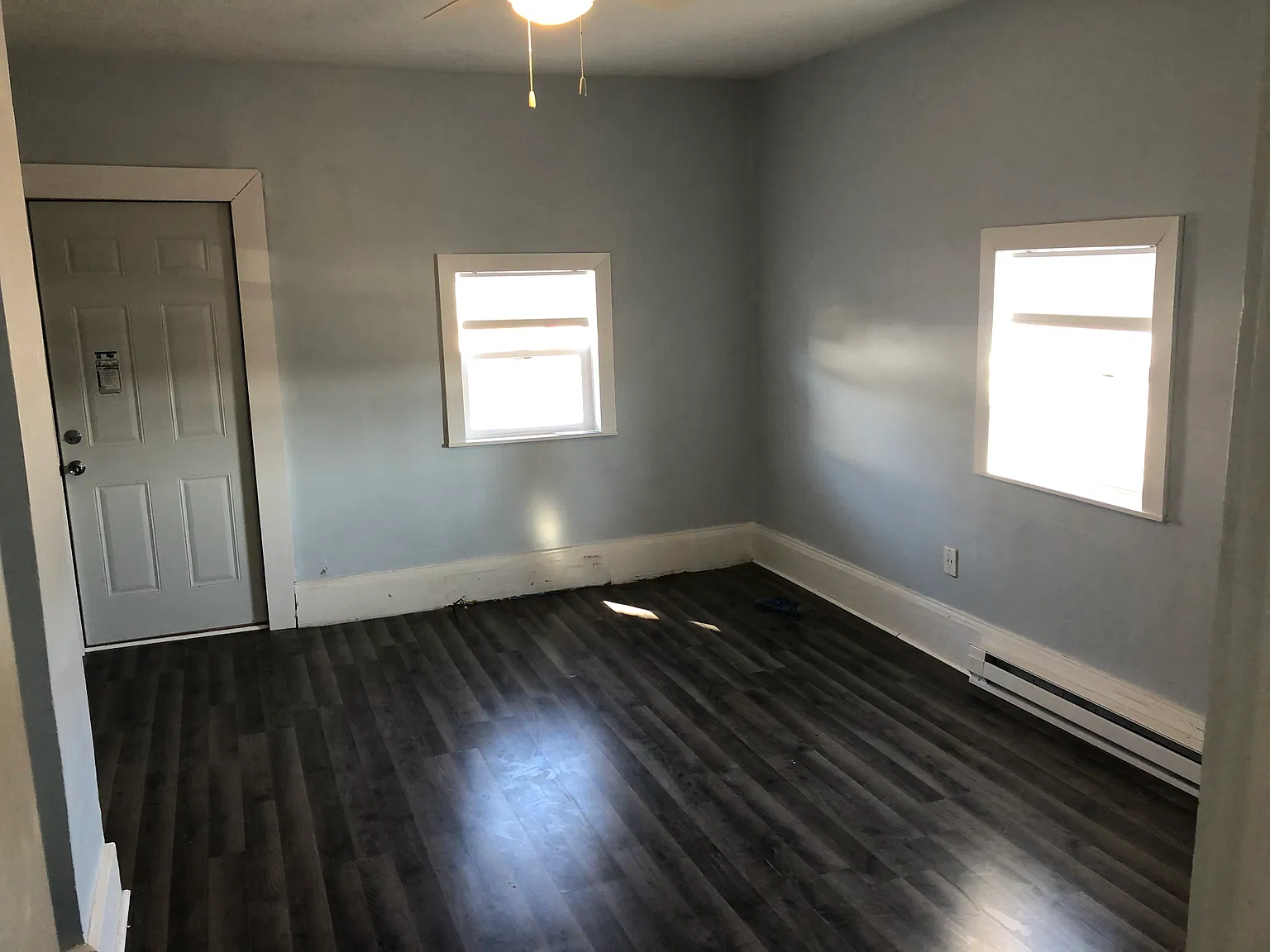 3 bed, 1300 sqft, $950 — Photo 1