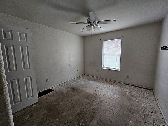 4th image of 50 ROCK DOVE DR