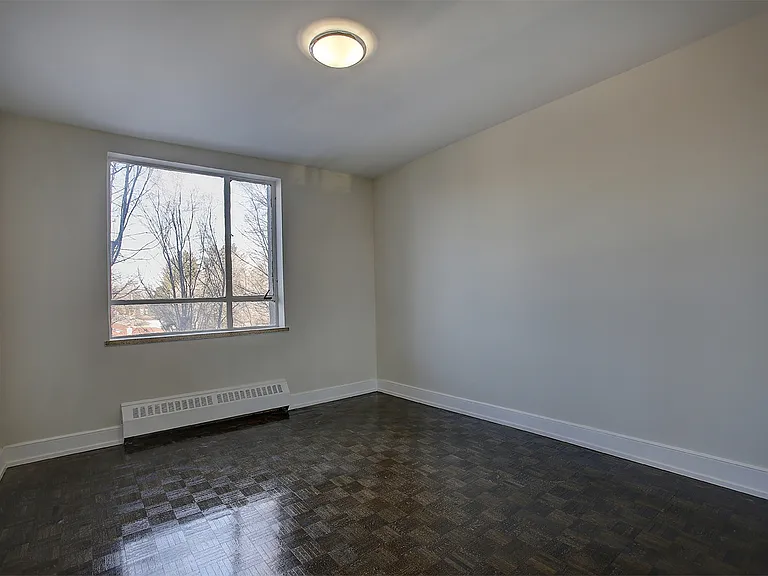 806 Kennedy Rd — Photo 46