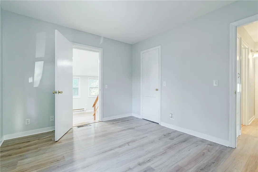 3 bed, 1.5 bath, 1128 sqft, $2,495 — Photo 3