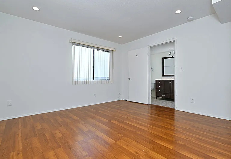 4235 Whitsett Ave #105 — Photo 18
