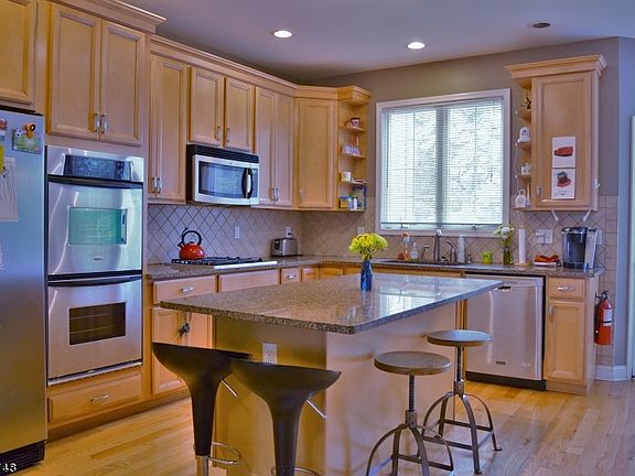 2nd image of 26 Lincoln Ave #C