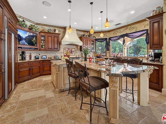5th image of 5481 Collingwood Cir