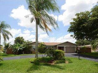 9606 NW 67th St, Tamarac, FL 33321